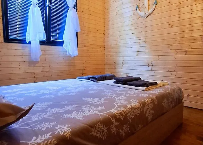 Parque de Campismo еко къщи градина *