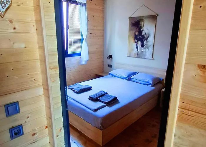 مكان تخييم еко къщи градина سوزوبول