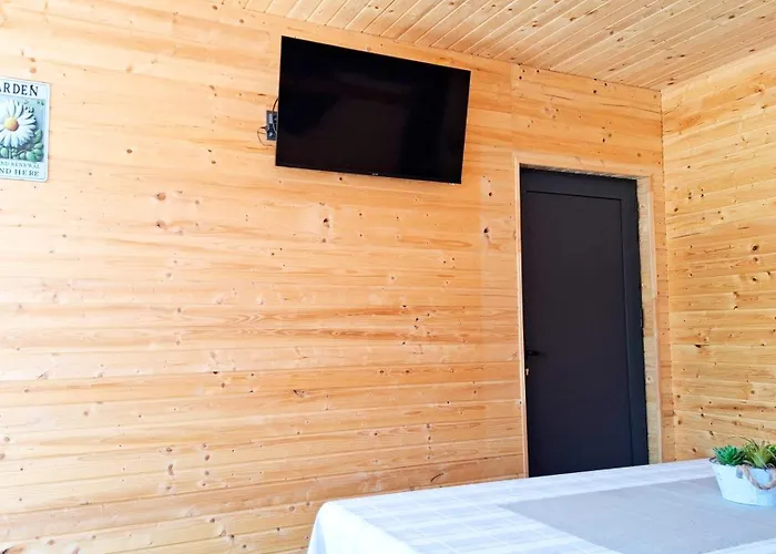 مكان تخييم еко къщи градина