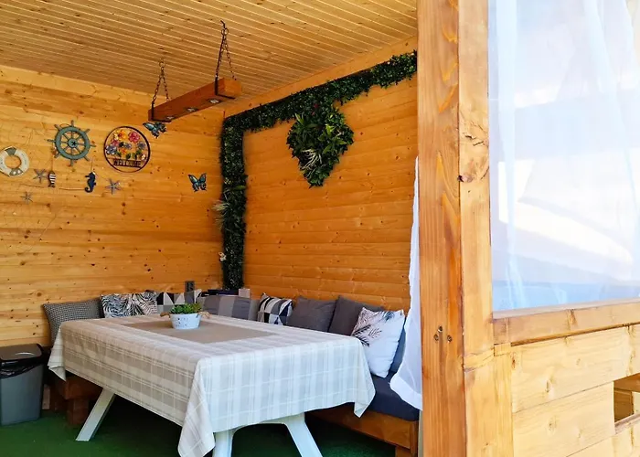 Parque de Campismo еко къщи градина