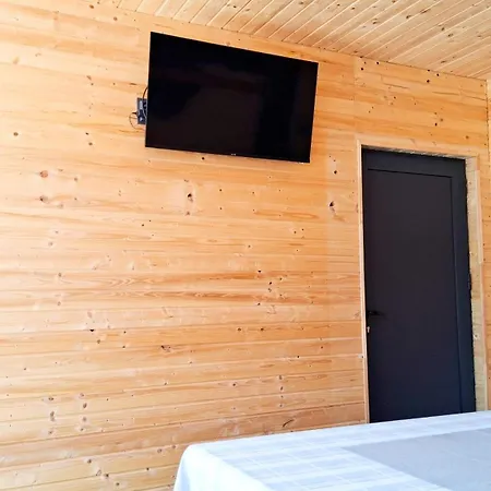 Camping еко къщи градина